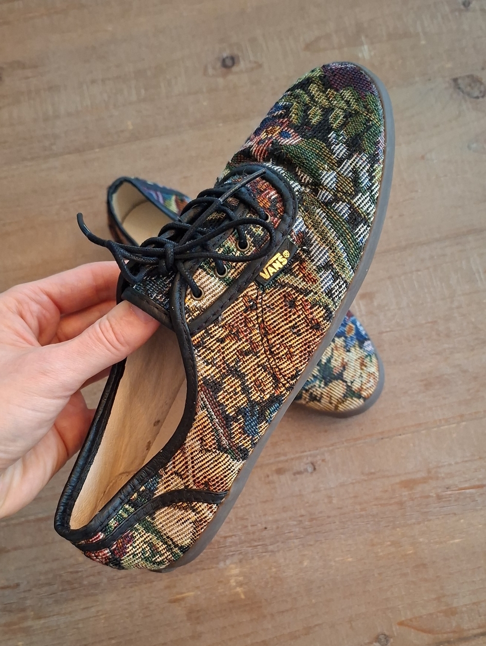 Vans Special Edition Low-profile Floral Tapestry Lace-up Sneakers (US 6.5)